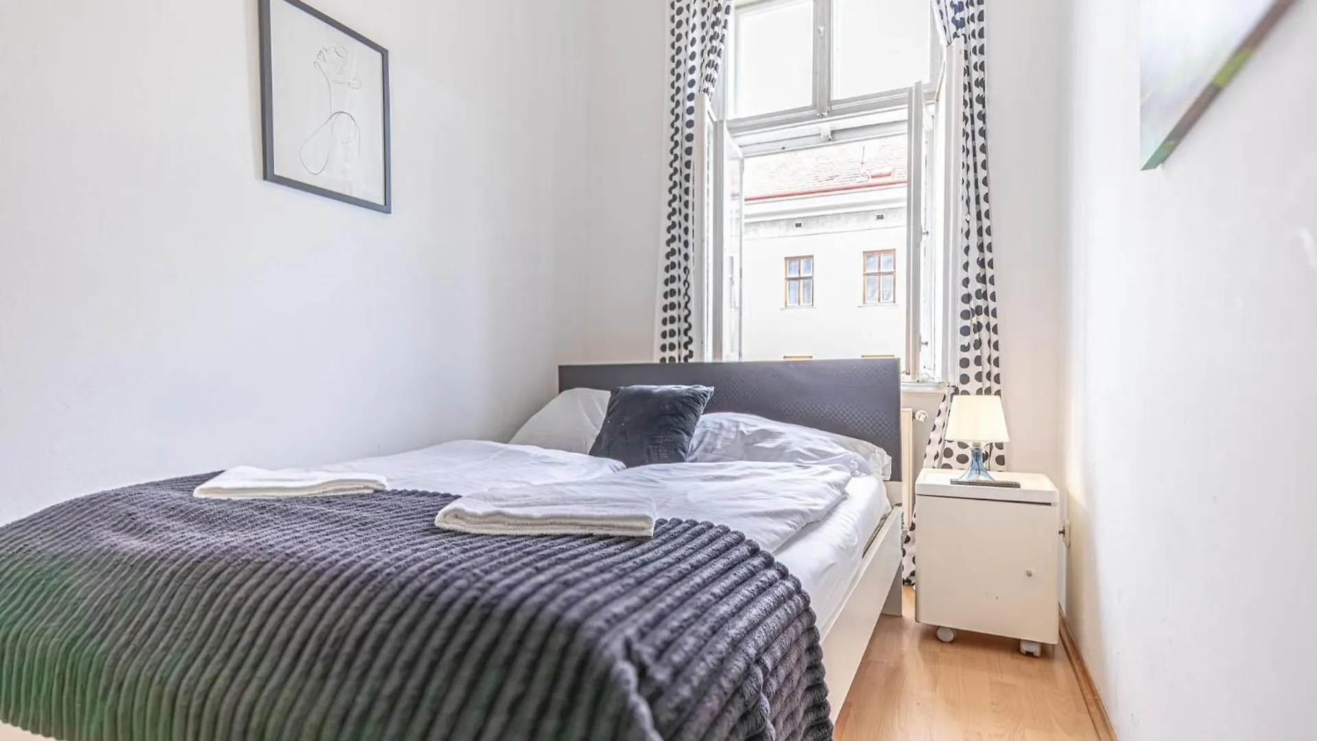 Sweet 3Br Shared Apt Near Wiener Stadthalle & Central Vienna