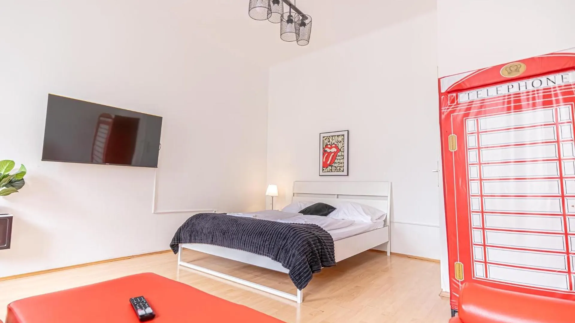 Sweet 3Br Shared Apt Near Wiener Stadthalle & Central contacts