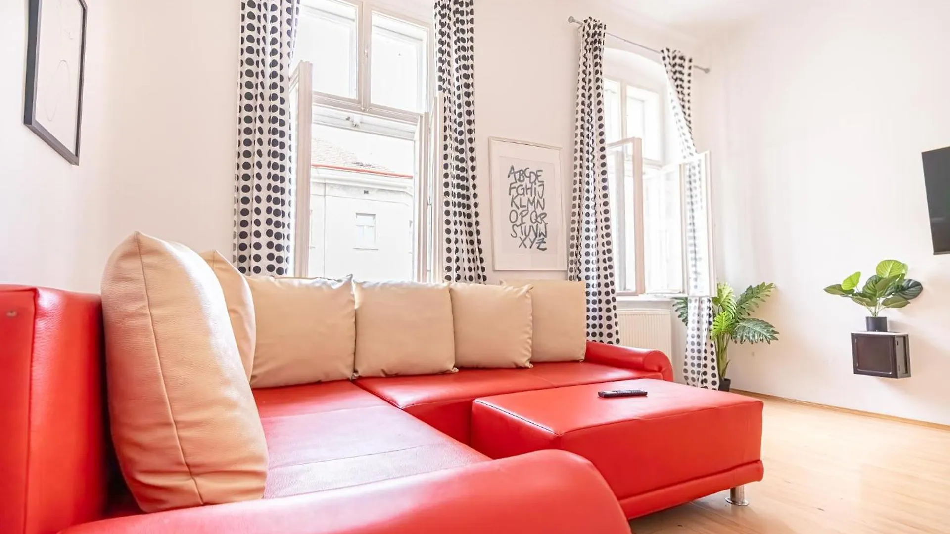 Sweet 3Br Shared Apt Near Wiener Stadthalle & Central 0*, Vienna