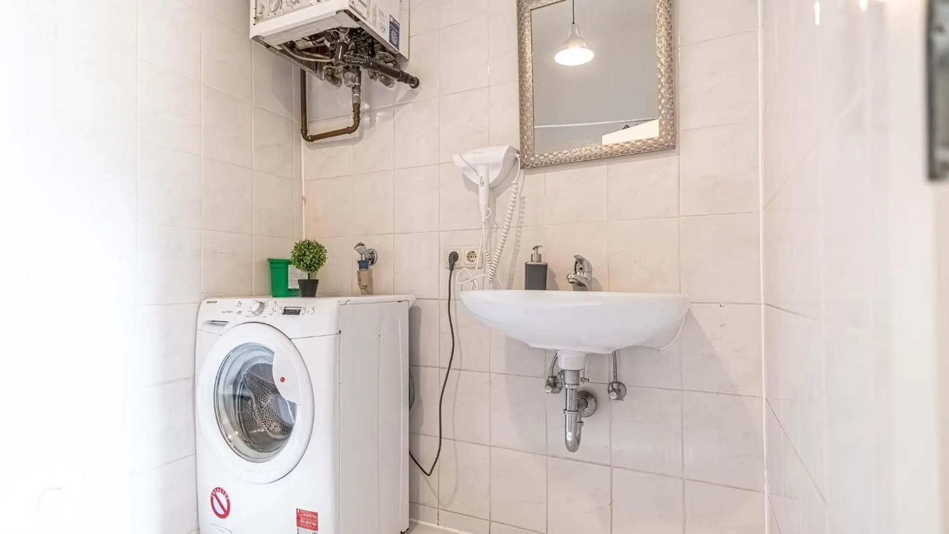 Apartment Sweet 3Br Shared Apt Near Wiener Stadthalle & Central